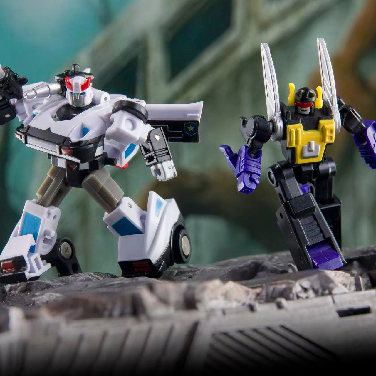 Dr. Wu - DW-E43 Patrol Man & DW-E44 Grass Hopper