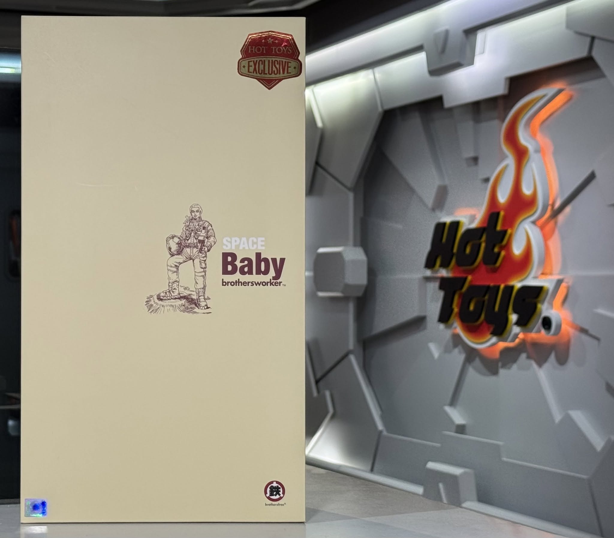 Hottoys Hot Toys 1/6 Scale AMC040 Brothersfree x Hot Toys - Space Worker Baby (Brothersfree 25th Version) Action Figure NEW