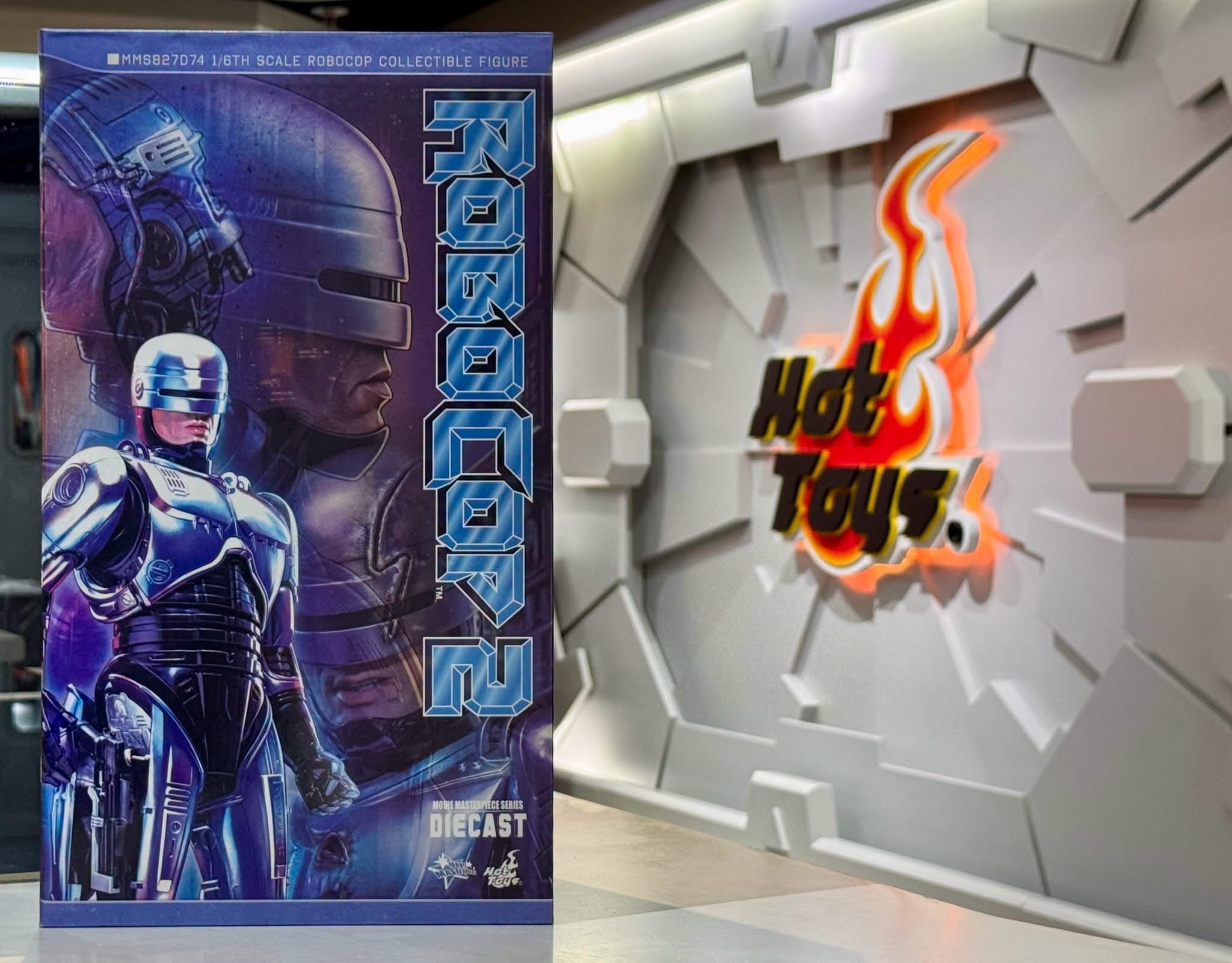 Hottoys Hot Toys 1/6 Scale MMS827D74 MMS827 MMS 827 RoboCop 2 - RoboCop (Collector Edition) Action Figure NEW